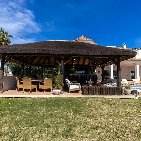 Casa De Las Rosas Estepona